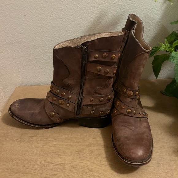 Steve Madden Freebird Haley Brown Boots - Picture 4 of 7